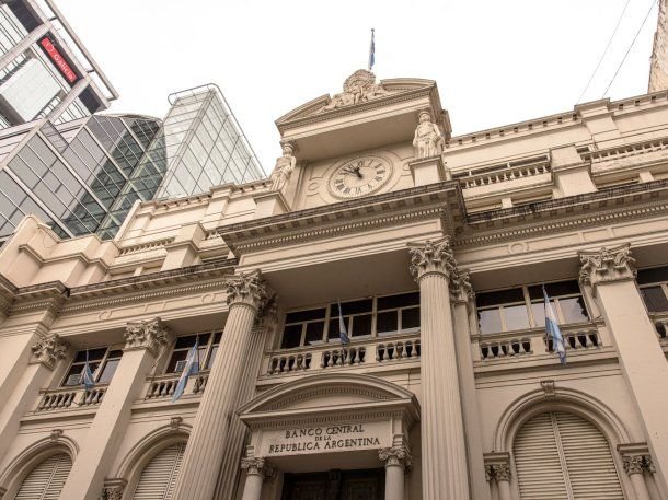 El duro diagnóstico de Barclays para la Argentina y un pedido a Javier Milei: «cambio macroeconómico»