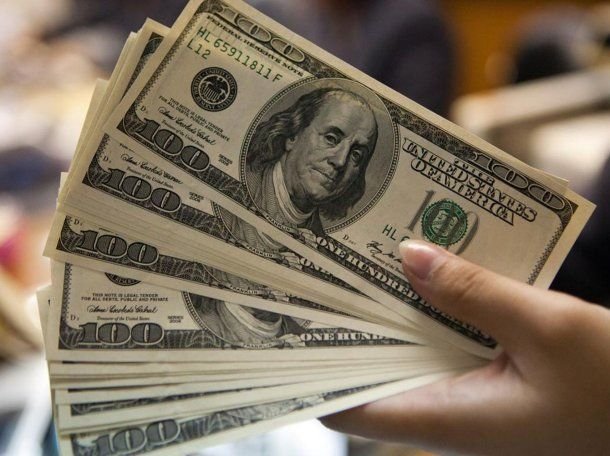 El Banco Central restablece la restricción cruzada entre dólar oficial y financieros El Banco Central restablece la restricción cruzada entre dólar oficial y financieros
