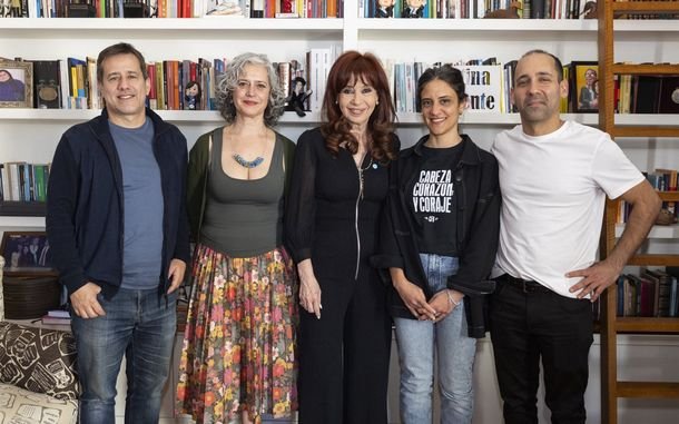 Candidatos porteños de Fuerza Patria visitaron a Cristina Kirchner en Constitución