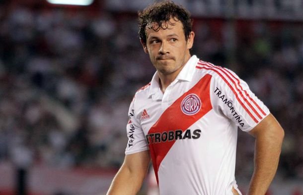 El jugador que sufrió el descenso de River, se retiró y ahora vive del campo El jugador que sufrió el descenso de River, se retiró y ahora vive del campo