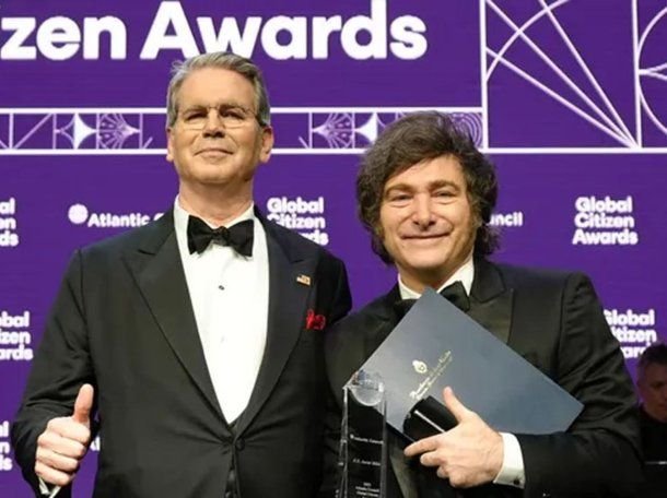 Scott Bessent y Javier Milei.