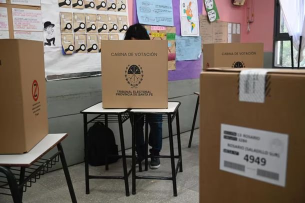 Elecciones Legislativas: arrancó el escrutinio definitivo, con ocho provincias en pugna