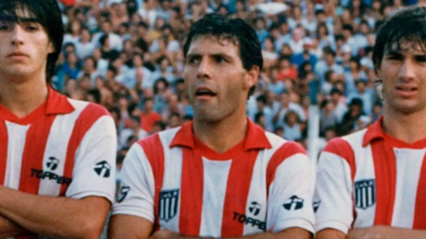 Miguel Ángel Russo y una vida dedicada al fútbol: del volante aguerrido al DT campeón de América