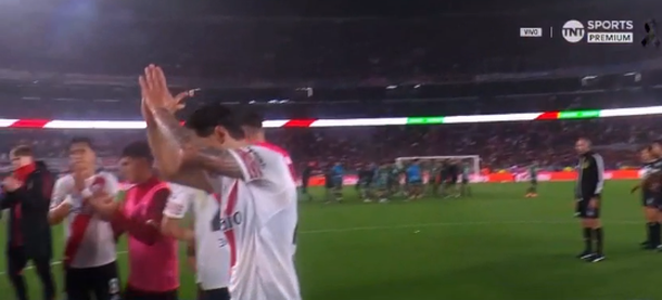 El gesto de Lucas Martínez Quarta ante el enojo de los hinchas de River tras la derrota con Sarmiento El gesto de Lucas Martínez Quarta ante el enojo de los hinchas de River tras la derrota con Sarmiento