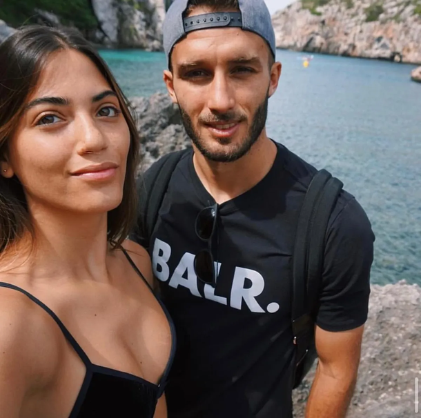 Escándalo en River: aseguran que uno de sus referentes se separó de su esposa tras llevar una «doble vida» Escándalo en River: aseguran que uno de sus referentes se separó de su esposa tras llevar una «doble vida»