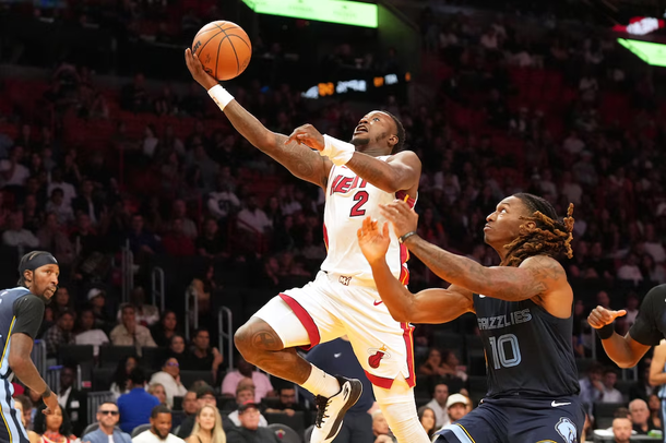 Polémica en la NBA: arrestaron a un DT y a un jugador por integrar una red de apuestas ilegales Polémica en la NBA: arrestaron a un DT y a un jugador por integrar una red de apuestas ilegales