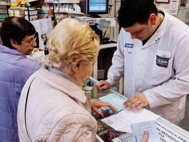 Ordenan a PAMI restituir la cobertura de medicamentos al 100% a los afiliados Ordenan a PAMI restituir la cobertura de medicamentos al 100% a los afiliados