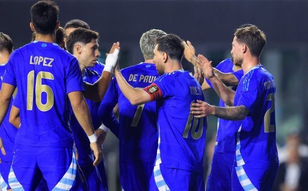 Las siete vacunas que deberán aplicarse los jugadores de la Selección Argentina antes de viajar a Angola Las siete vacunas que deberán aplicarse los jugadores de la Selección Argentina antes de viajar a Angola