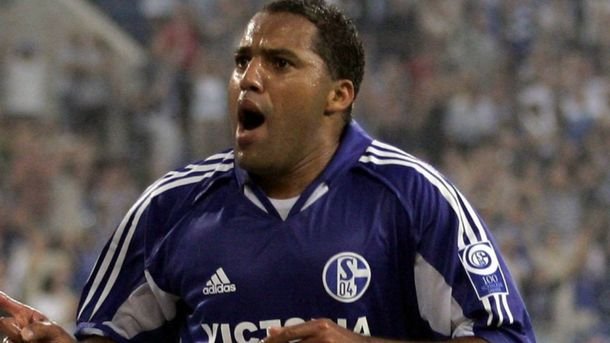 Fue una leyenda en el fútbol, llegó a ser millonario pero terminó en la quiebra Fue una leyenda en el fútbol, llegó a ser millonario pero terminó en la quiebra