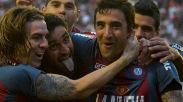 El delantero uruguayo fue clave para que San Lorenzo se salve del descenso. 