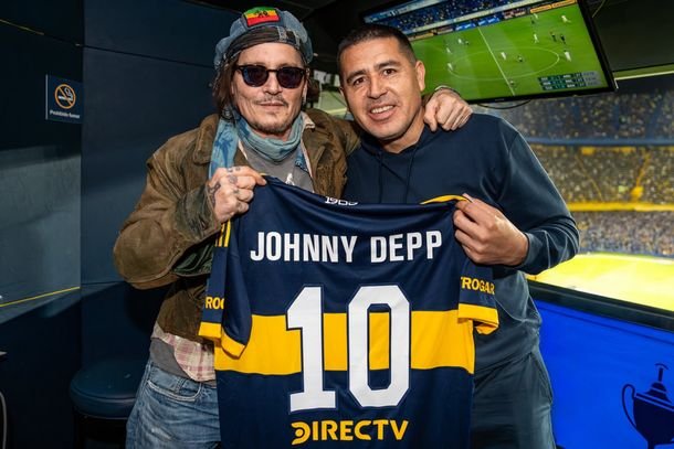 Inesperada visita: Johnny Depp disfrutó del Boca de Úbeda en la Bombonera