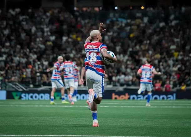 Video: el alocado festejo de Deyverson con Martín Palermo que se hizo viral en Brasil