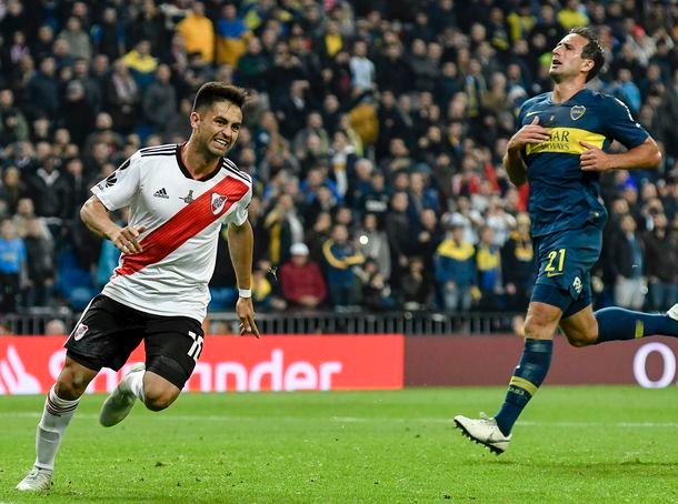 El Pity Martínez celebraba ante la impotencia de Izquierdoz