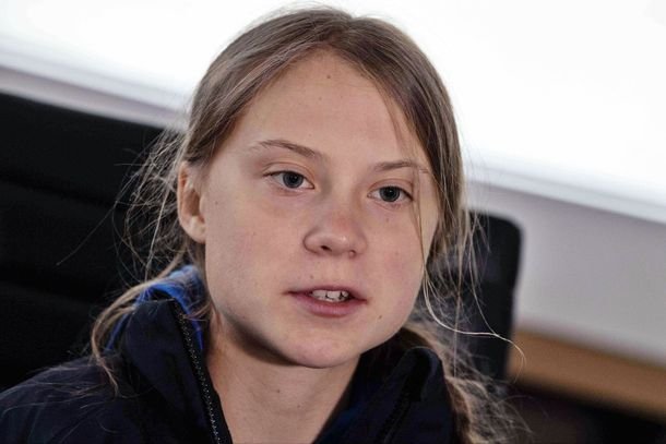 Echaron a Greta Thunberg de Venecia luego de que activistas climáticos tiñeran de verde el Gran Canal