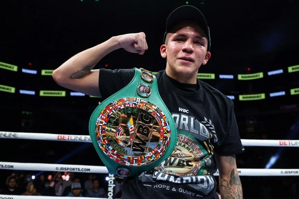 Boxeo: el nocaut que sufrió el «Puma» Martínez en el round 10 ante Jesse Rodríguez en Riad Boxeo: el nocaut que sufrió el «Puma» Martínez en el round 10 ante Jesse Rodríguez en Riad