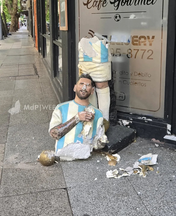 Inconcebible: vandalizaron una estatua de Lionel Messi en Mar del Plata