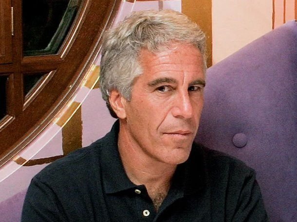 Filtran mail de Jeffrey Epstein en el que asegura que Donald Trump «pasó horas» en su casa con una víctima