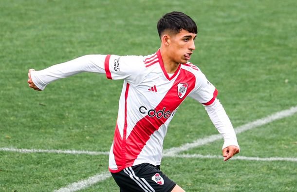 Quién es Lucas Obregón, el juvenil de River que debutó ante Vélez
