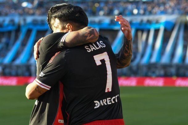 El regreso más tenso: Maximiliano Salas vuelve a la cancha de Racing con la camiseta de River