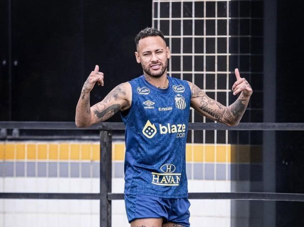Neymar, otra vez en el ojo de la tormenta en Santos: el motivo por el que no jugará el clásico Neymar, otra vez en el ojo de la tormenta en Santos: el motivo por el que no jugará el clásico