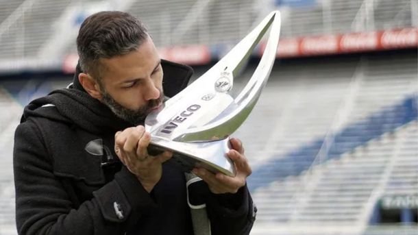 Jugó en casi todos los continentes, pasó por Vélez y se retiró a los 32 años Jugó en casi todos los continentes, pasó por Vélez y se retiró a los 32 años