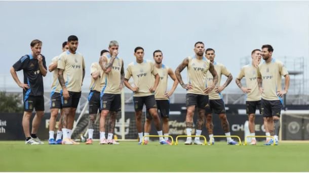 Qué vacunas tuvieron que aplicarse los jugadores de la Selección Argentina y por qué