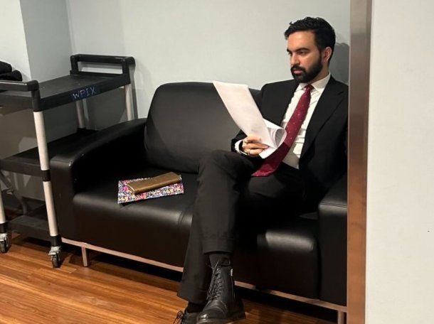 Quién es Zohran Mamdani, el joven socialista que hará historia como nuevo alcalde de Nueva York Quién es Zohran Mamdani, el joven socialista que hará historia como nuevo alcalde de Nueva York