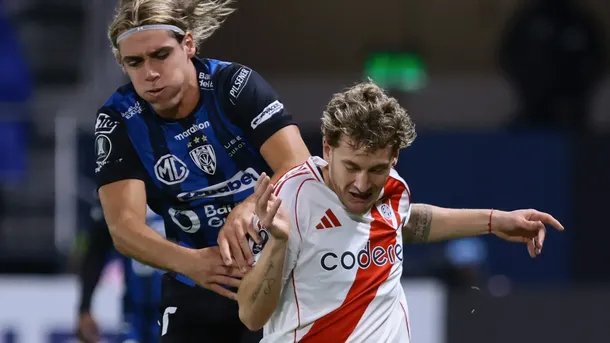 Claudio Spinelli marcando a Facundo Colidio. (Getty Images)