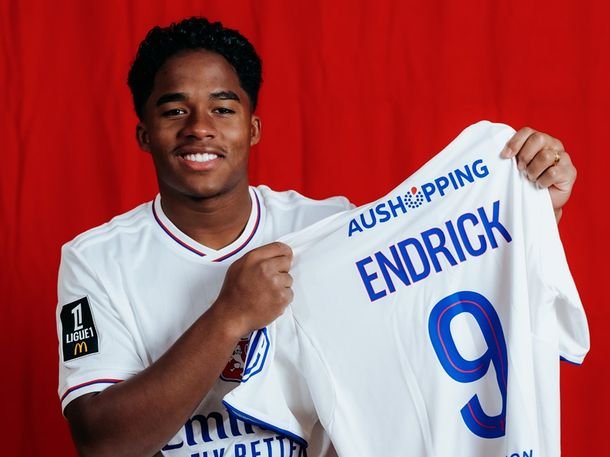 Endrick fue presentado como refuerzo del Lyon: el dorsal cargado de historia que eligió