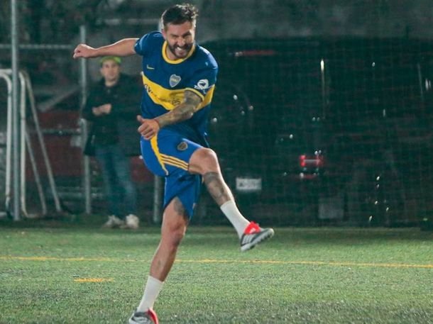 André Pierre Gignac sorprendió al vestir una camiseta histórica de Boca y revolucionó a los hinchas André Pierre Gignac sorprendió al vestir una camiseta histórica de Boca y revolucionó a los hinchas