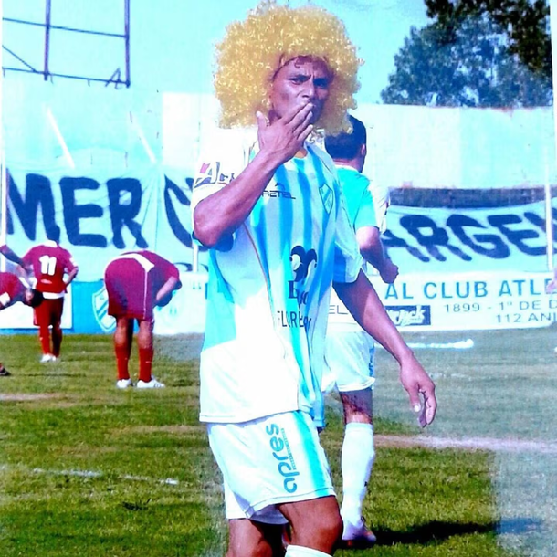 Dolor en el fútbol: murió Cristian Tello, histórico referente de Argentino de Quilmes Dolor en el fútbol: murió Cristian Tello, histórico referente de Argentino de Quilmes