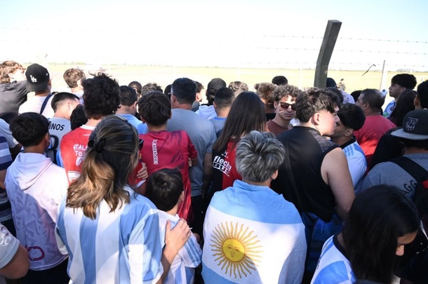 Lionel Messi ya está en la Argentina: llegó a Santa Fe y pasará las fiestas en Rosario Lionel Messi ya está en la Argentina: llegó a Santa Fe y pasará las fiestas en Rosario