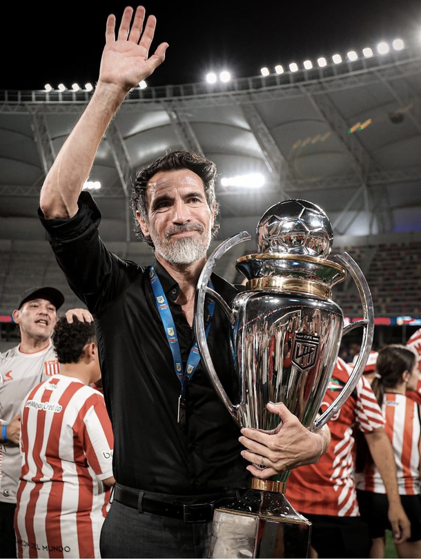 El fuerte mensaje de Eduardo Domínguez a los hinchas y la incertidumbre por su futuro en Estudiantes