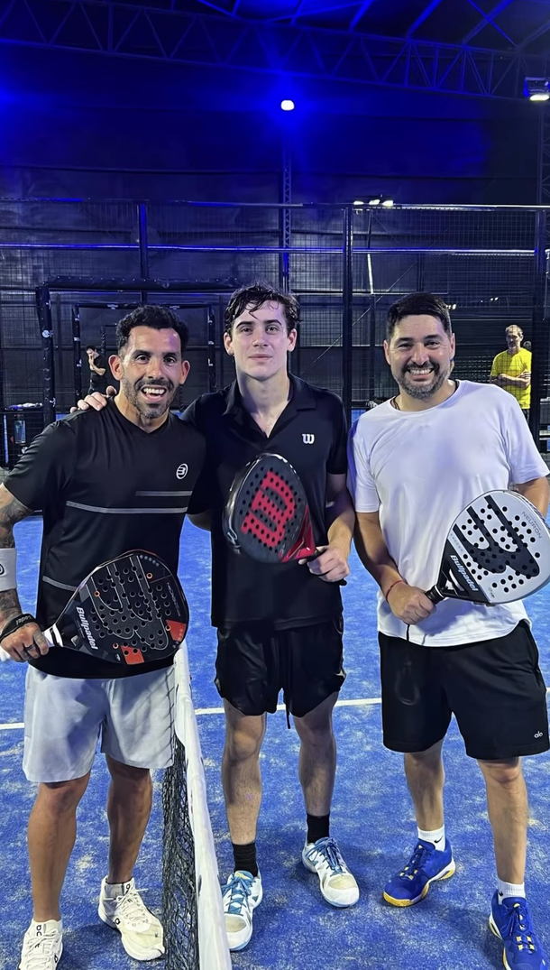 Vacaciones y pádel: Franco Colapinto y Carlos Tevez coincidieron en una cumbre «xeneize» Vacaciones y pádel: Franco Colapinto y Carlos Tevez coincidieron en una cumbre «xeneize»