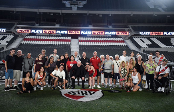 River organizó una emotiva cena para socios que atraviesan las fiestas en soledad