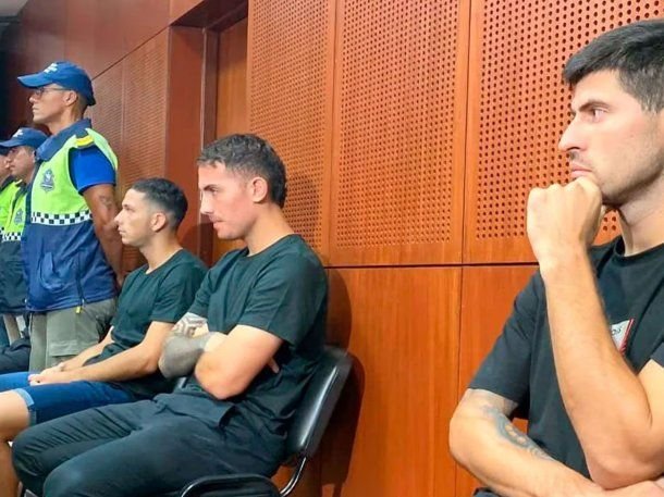 Liberaron de culpa y cargo a los jugadores de Vélez acusados por abuso sexual Liberaron de culpa y cargo a los jugadores de Vélez acusados por abuso sexual
