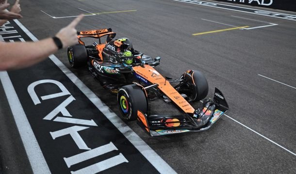 El video que se volvió viral: las lágrimas de Lando Norris, su novia… ¡y el camarógrafo!