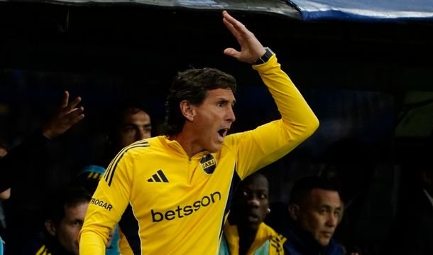 La decisión que evalúa Riquelme tras la eliminación de Boca ante Racing: ¿se va Úbeda?