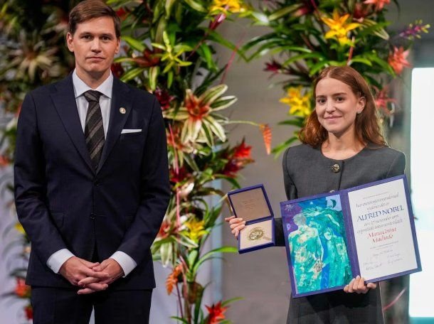 El Nobel fue recibido en Oslo por la hija de María Corina Machado, Ana Corina Sosa.
