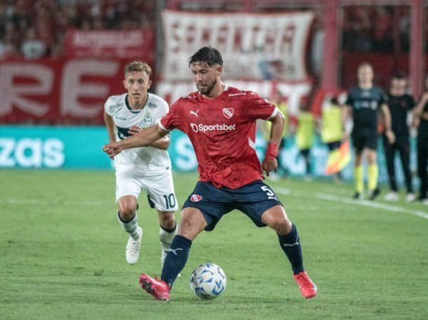 Santos quiere a un jugador de Independiente para acompañar a Neymar en la reconstrucción Santos quiere a un jugador de Independiente para acompañar a Neymar en la reconstrucción