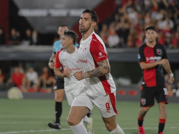 Independiente dejó escapar el triunfo y Newell’s rescató un empate sobre el final Independiente dejó escapar el triunfo y Newell’s rescató un empate sobre el final