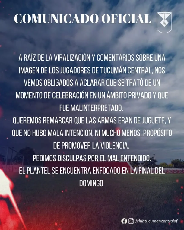 Escándalo en el ascenso: jugadores de Tucumán Central se fotografiaron con armas y alcohol Escándalo en el ascenso: jugadores de Tucumán Central se fotografiaron con armas y alcohol