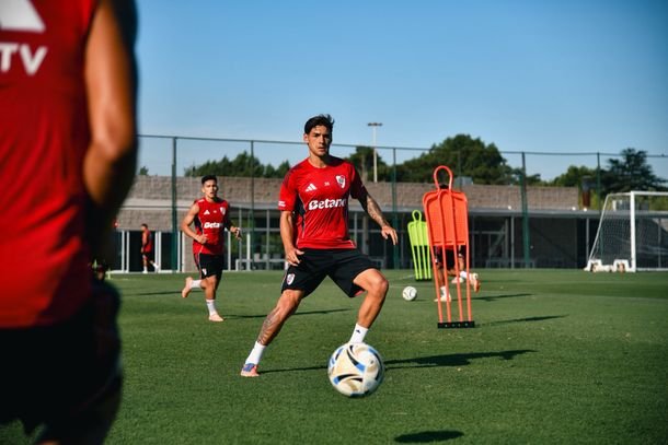 Alarma en River: aseguran que desde Europa vienen por un titular Alarma en River: aseguran que desde Europa vienen por un titular