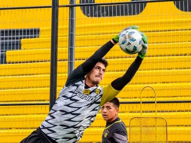 El arquero de Deportivo Madryn sufrió un paro cardíaco durante una práctica: está internado El arquero de Deportivo Madryn sufrió un paro cardíaco durante una práctica: está internado
