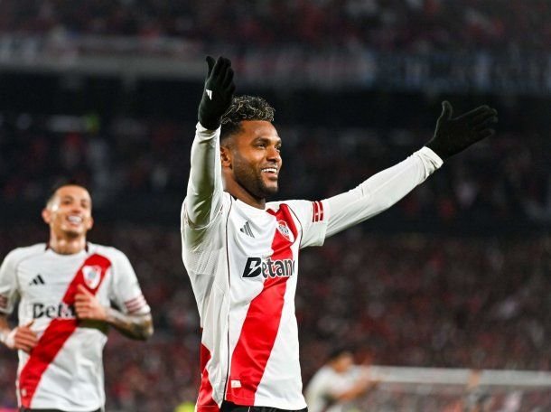 El club mexicano que apuntó sus cañones a Sebastián Villa para armar un ataque colombiano