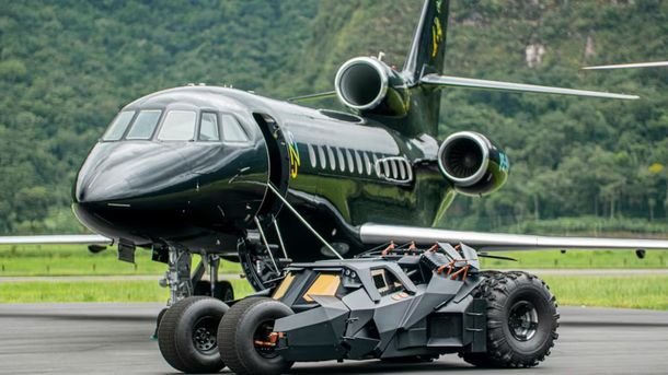 Neymar mostró sus vehículos inspirados en Batman valuados en más de 60 millones de dólares