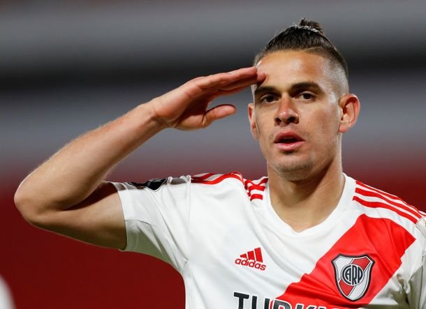 Bomba: River sueña con el regreso de Rafael Santos Borré y ya dio los primeros pasos Bomba: River sueña con el regreso de Rafael Santos Borré y ya dio los primeros pasos