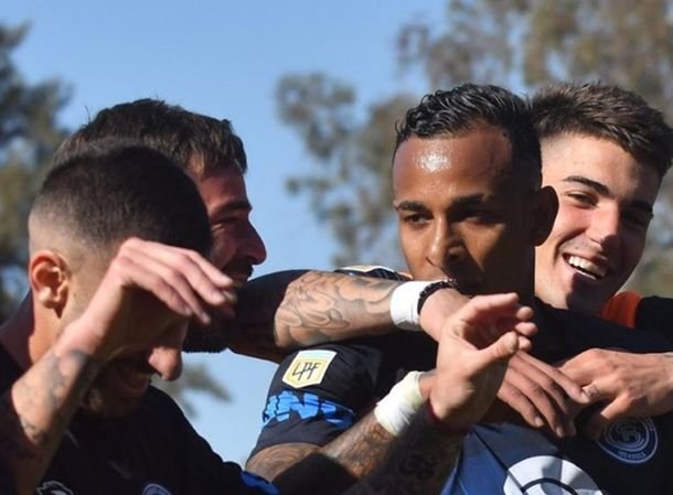 Sebastián Villa y su primer gol en su regreso al fútbol en Independiente Rivadavia. Sebastián Villa y su primer gol en su regreso al fútbol en Independiente Rivadavia.