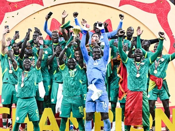 La batalla por una toalla: el gesto silencioso que marcó la final entre Senegal y Marruecos
