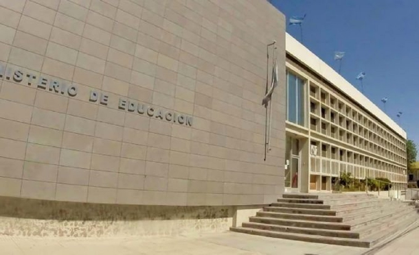 El Ministerio de Educación de Chubut anunción un bono para los salarios de los docentes